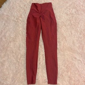 Adorable Bombshell Scrunch butt leggings!!!